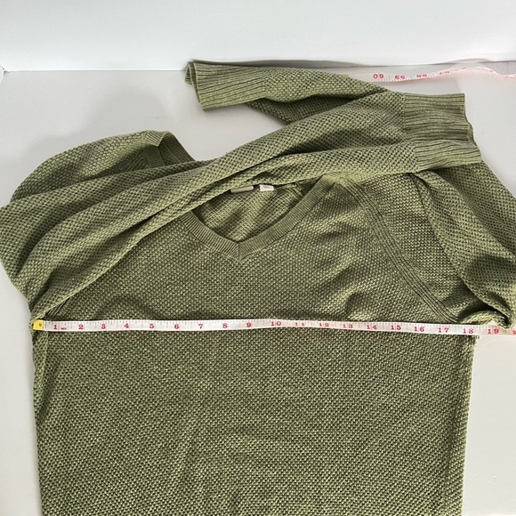 Gap Sweater Women’s XS Olive Green V-Neck Pullover - Picture 4 of 4